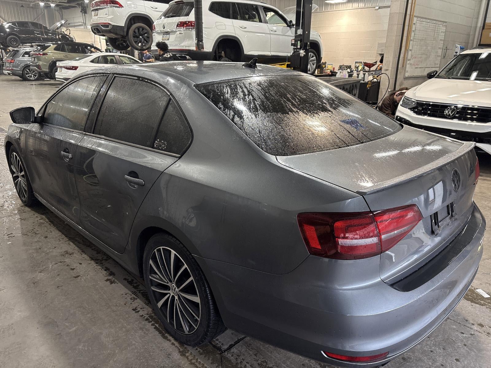 2016 Volkswagen Jetta 4dr Auto 1.8T Sport PZEV Sedan