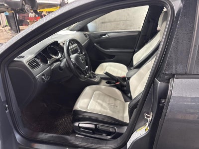 2016 Volkswagen Jetta 4dr Auto 1.8T Sport PZEV Sedan