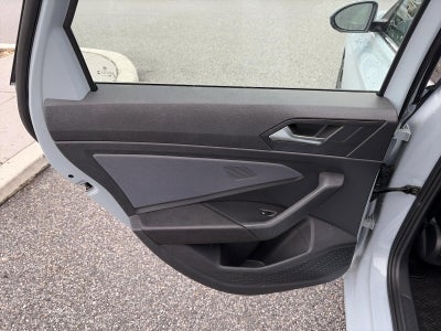 2025 Volkswagen Jetta SE Auto