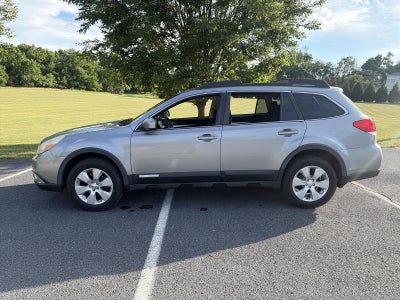 2011 Subaru Outback 2.5i Premium Manual w/All-Weather Pkg and harman/kardon Audio Pkg