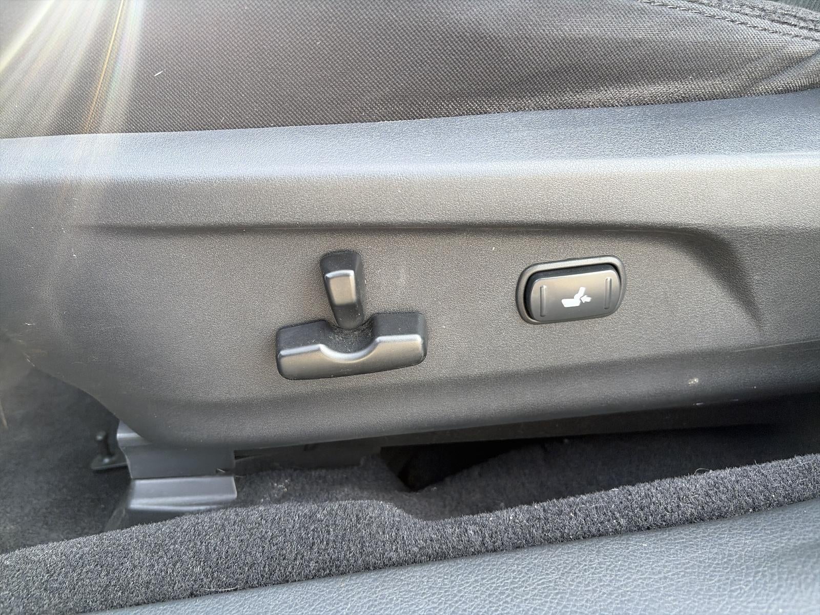 2011 Subaru Outback 2.5i Premium Manual w/All-Weather Pkg and harman/kardon Audio Pkg