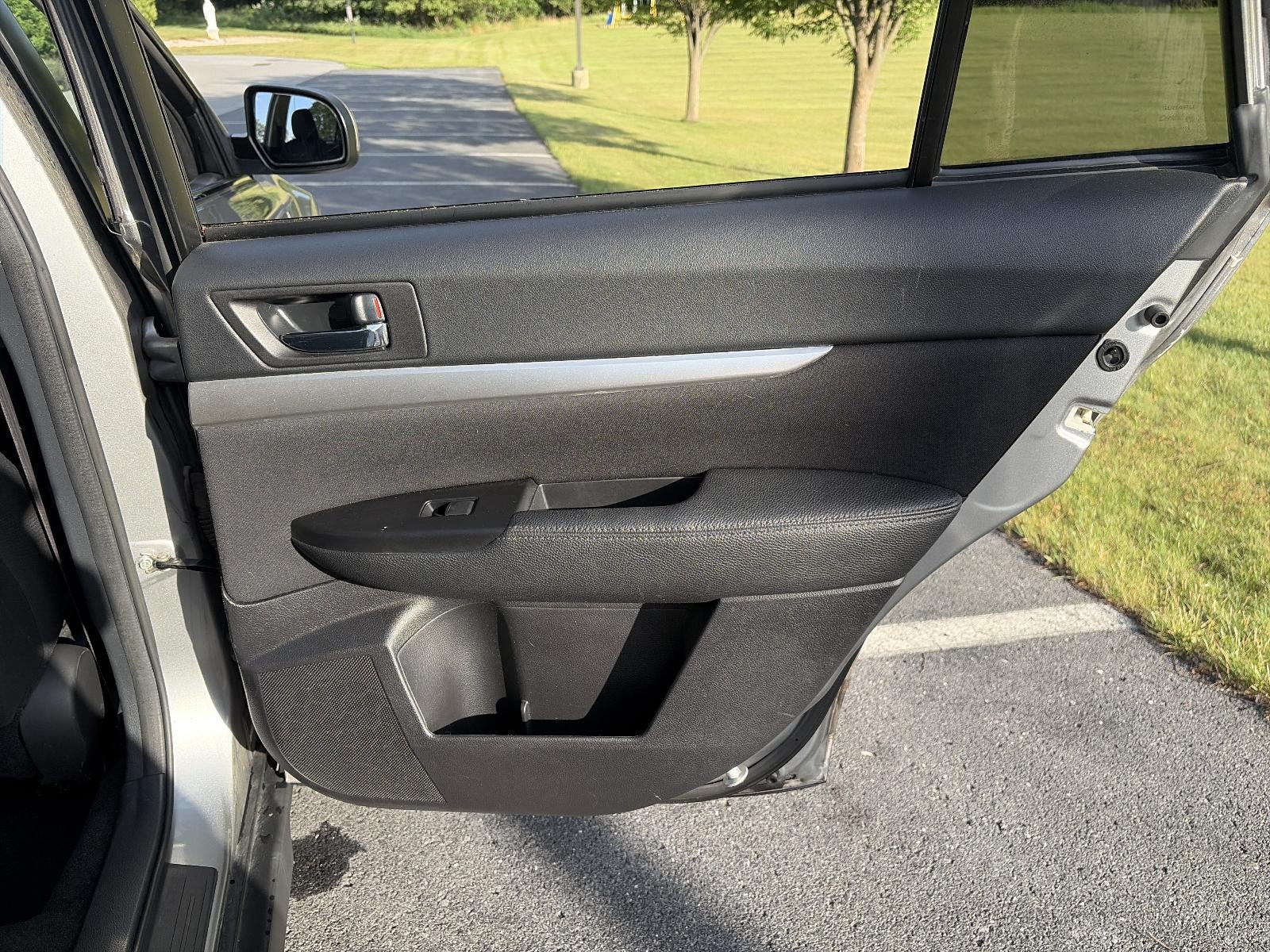 2011 Subaru Outback 2.5i Premium Manual w/All-Weather Pkg and harman/kardon Audio Pkg