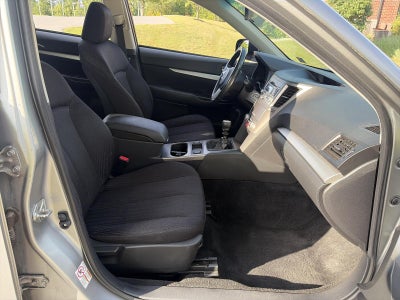 2011 Subaru Outback 2.5i Premium Manual w/All-Weather Pkg and harman/kardon Audio Pkg