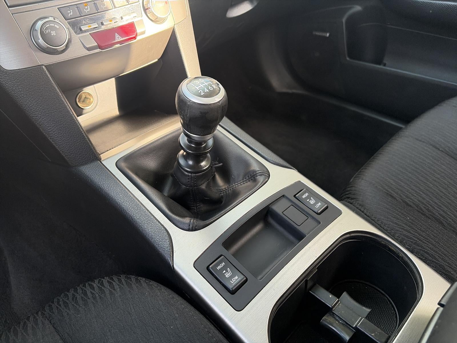 2011 Subaru Outback 2.5i Premium Manual w/All-Weather Pkg and harman/kardon Audio Pkg