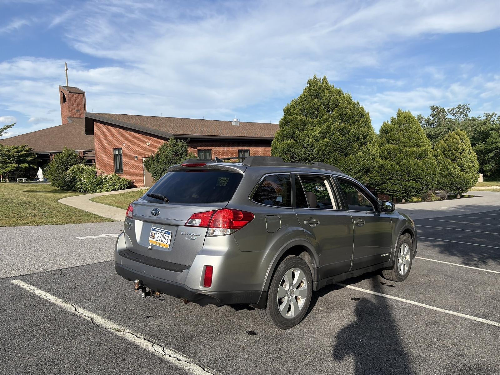 2011 Subaru Outback 2.5i Premium Manual w/All-Weather Pkg and harman/kardon Audio Pkg