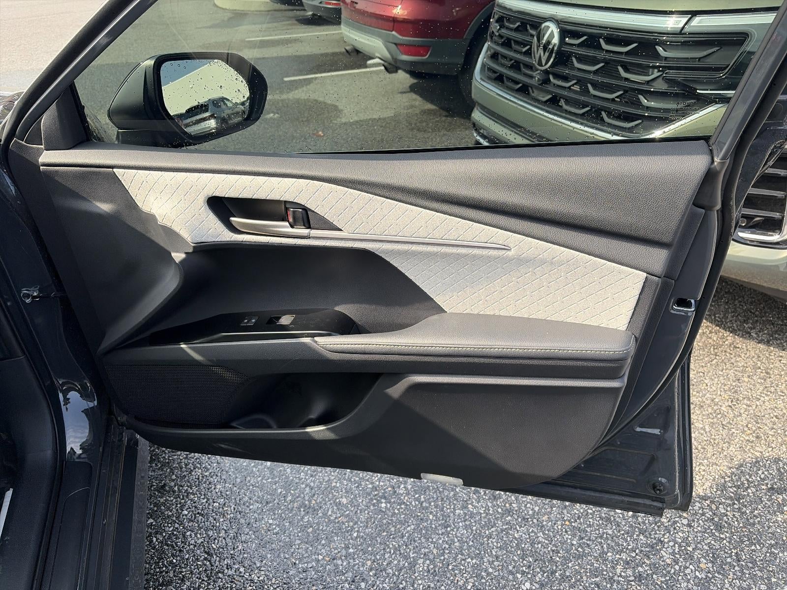 2025 Toyota Camry XSE AWD (Natl)