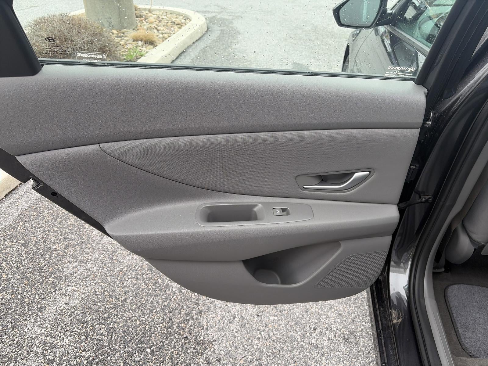 2022 Hyundai ELANTRA SEL IVT