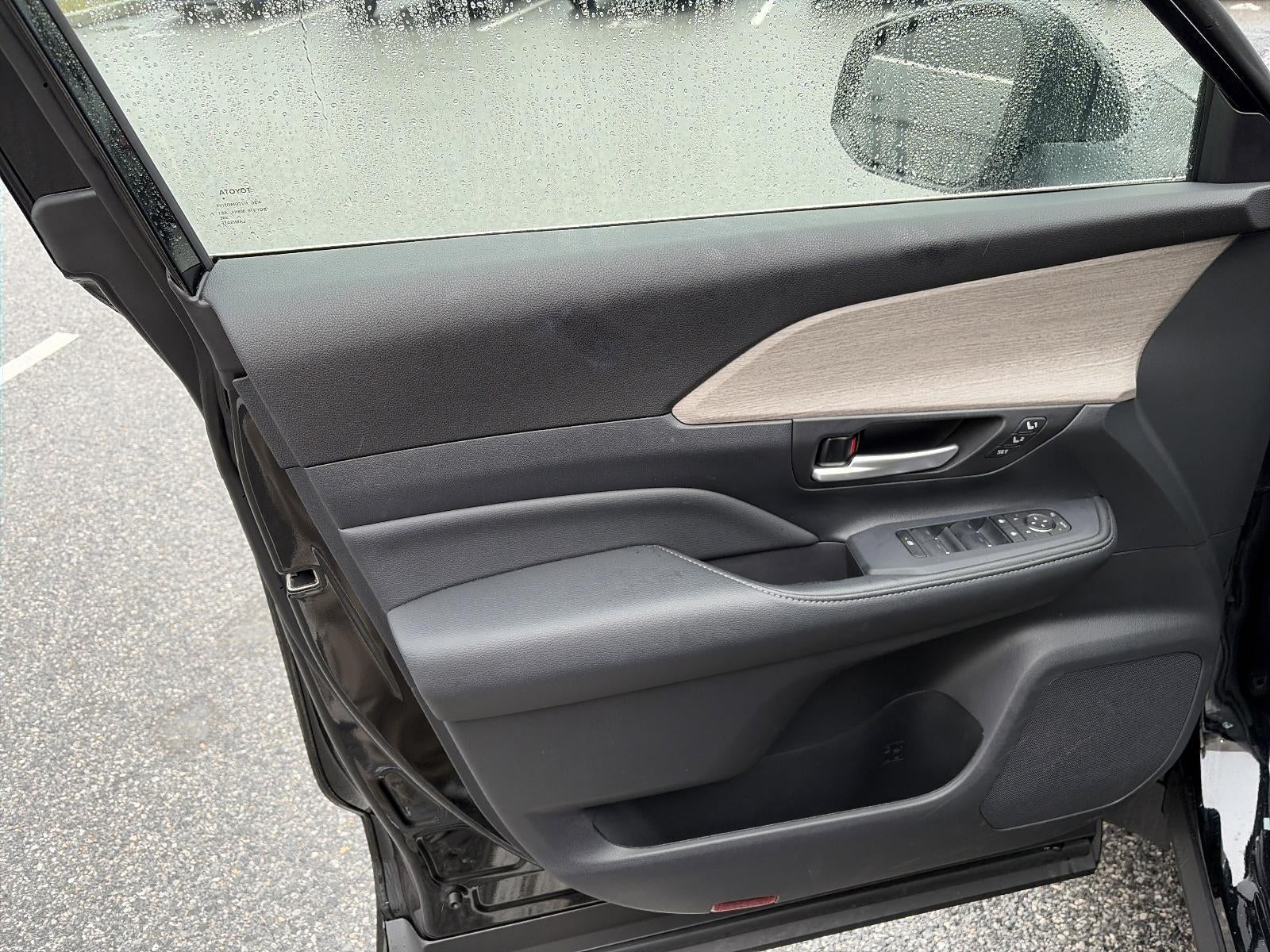 2025 Toyota Grand Highlander Hybrid LE AWD (Natl)