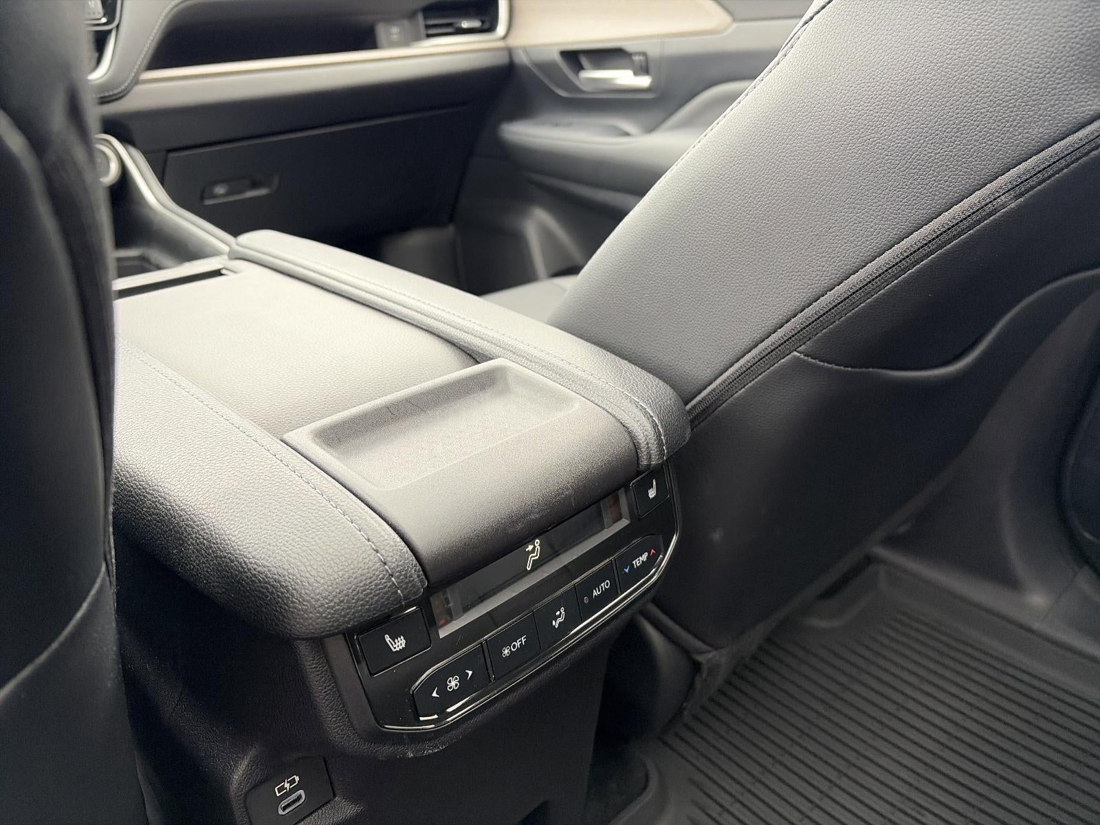 2025 Toyota Grand Highlander Hybrid LE AWD (Natl)