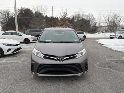 2018 Toyota Sienna LE FWD 8-Passenger (Natl)