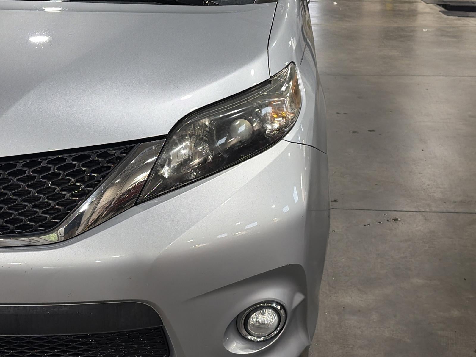 2013 Toyota Sienna 5dr 8-Pass Van V6 SE FWD (Natl)