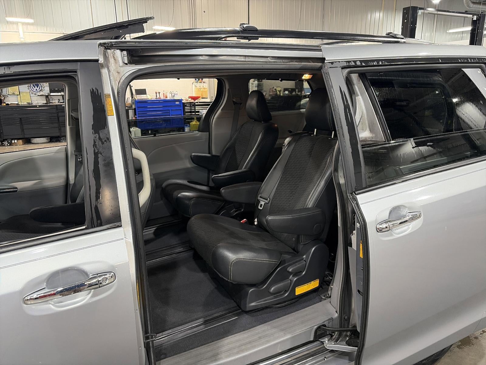 2013 Toyota Sienna 5dr 8-Pass Van V6 SE FWD (Natl)