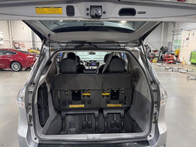 2013 Toyota Sienna 5dr 8-Pass Van V6 SE FWD (Natl)