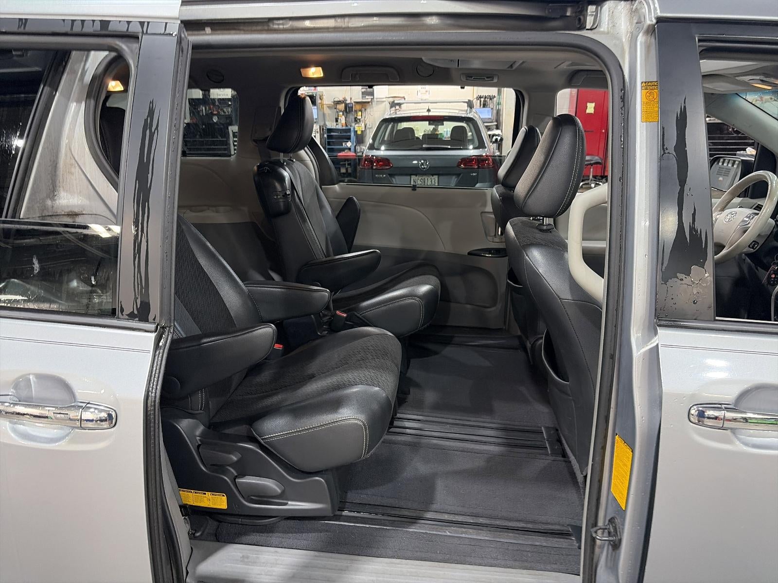 2013 Toyota Sienna 5dr 8-Pass Van V6 SE FWD (Natl)