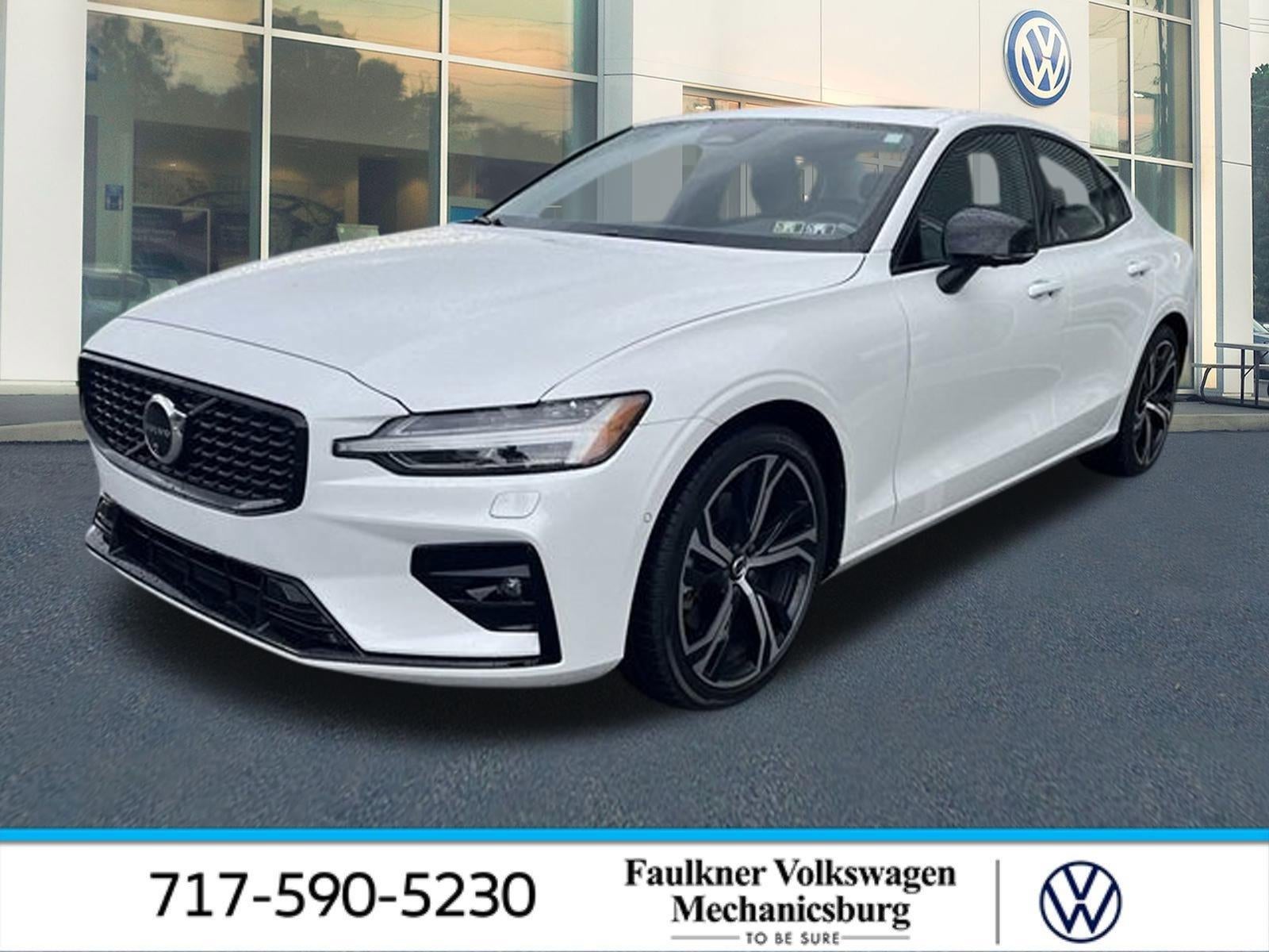 2024 Volvo S60 B5 FWD Plus Dark Theme