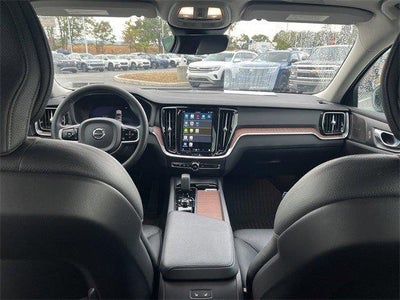 2024 Volvo S60 B5 FWD Plus Dark Theme