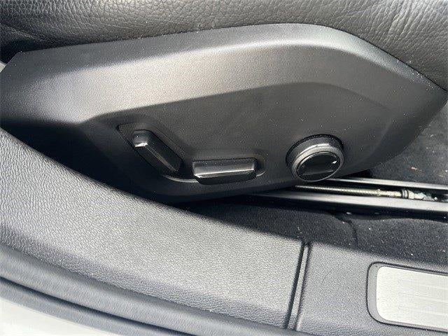 2024 Volvo S60 B5 FWD Plus Dark Theme