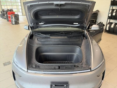 2026 Tesla Model Y RWD