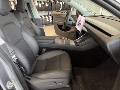 2026 Tesla Model Y RWD