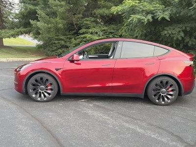 2025 Tesla Model Y Performance AWD *Ltd Avail*