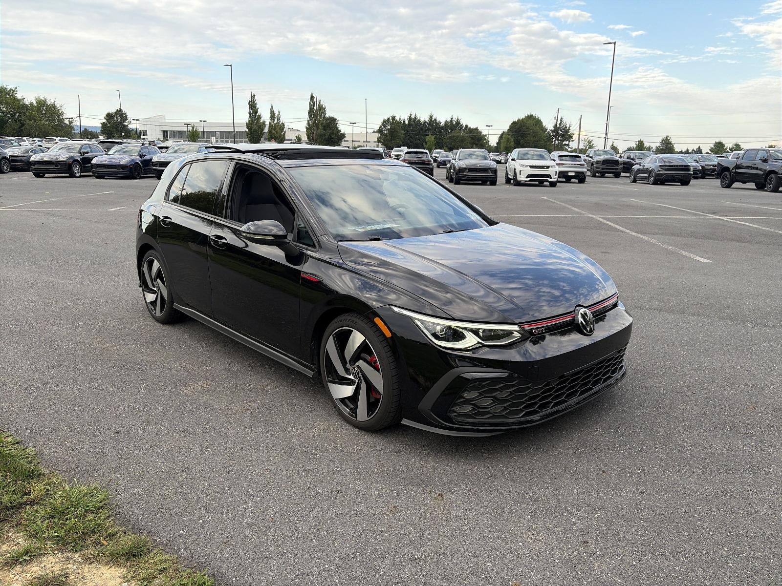 2022 Volkswagen Golf GTI 2.0T SE DSG