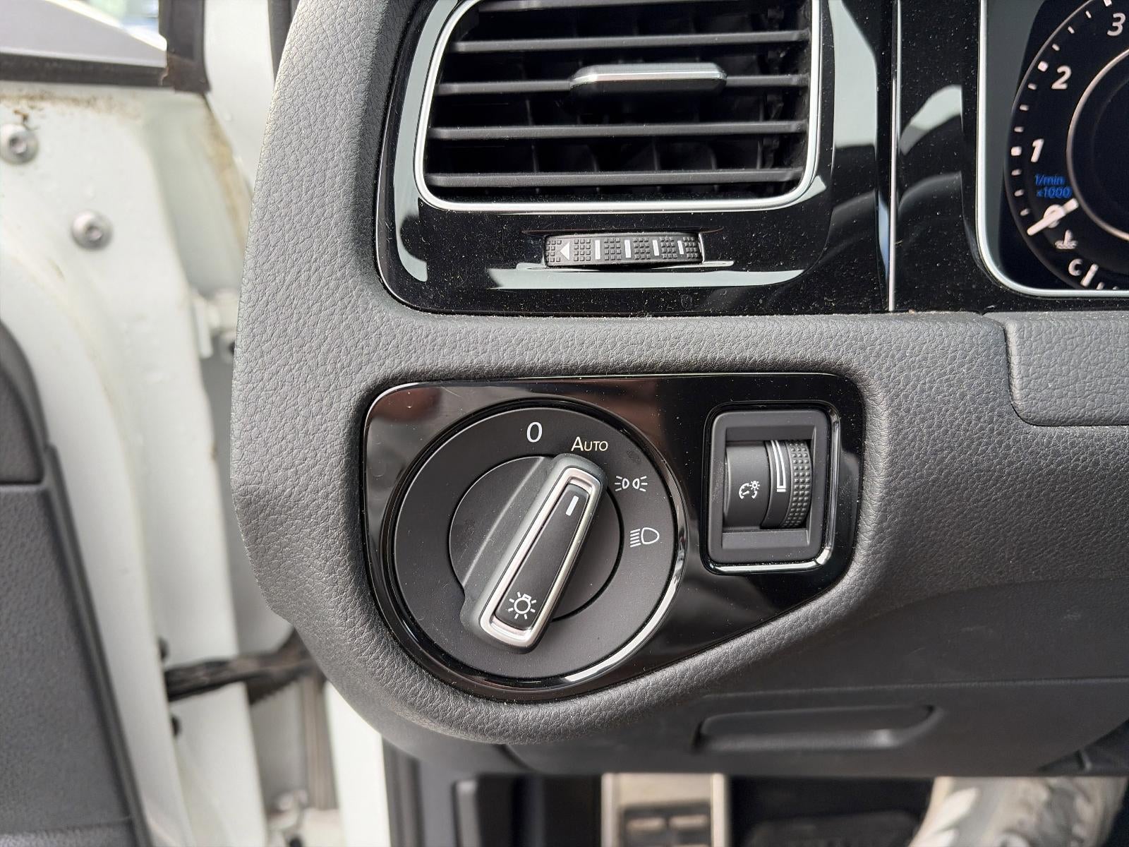 2019 Volkswagen Golf R 2.0T DSG w/DCC/Nav