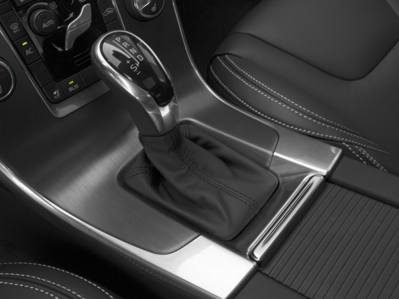 2015 Volvo S60 2015.5 4dr Sdn T5 Platinum AWD