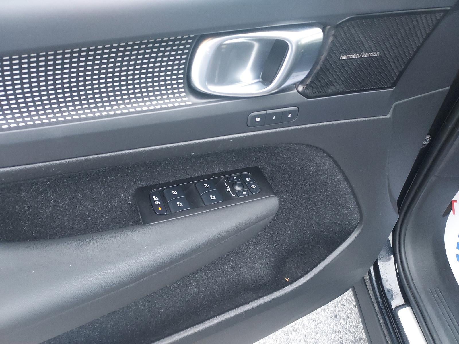 2021 Volvo XC40 Recharge P8 eAWD Pure Electric