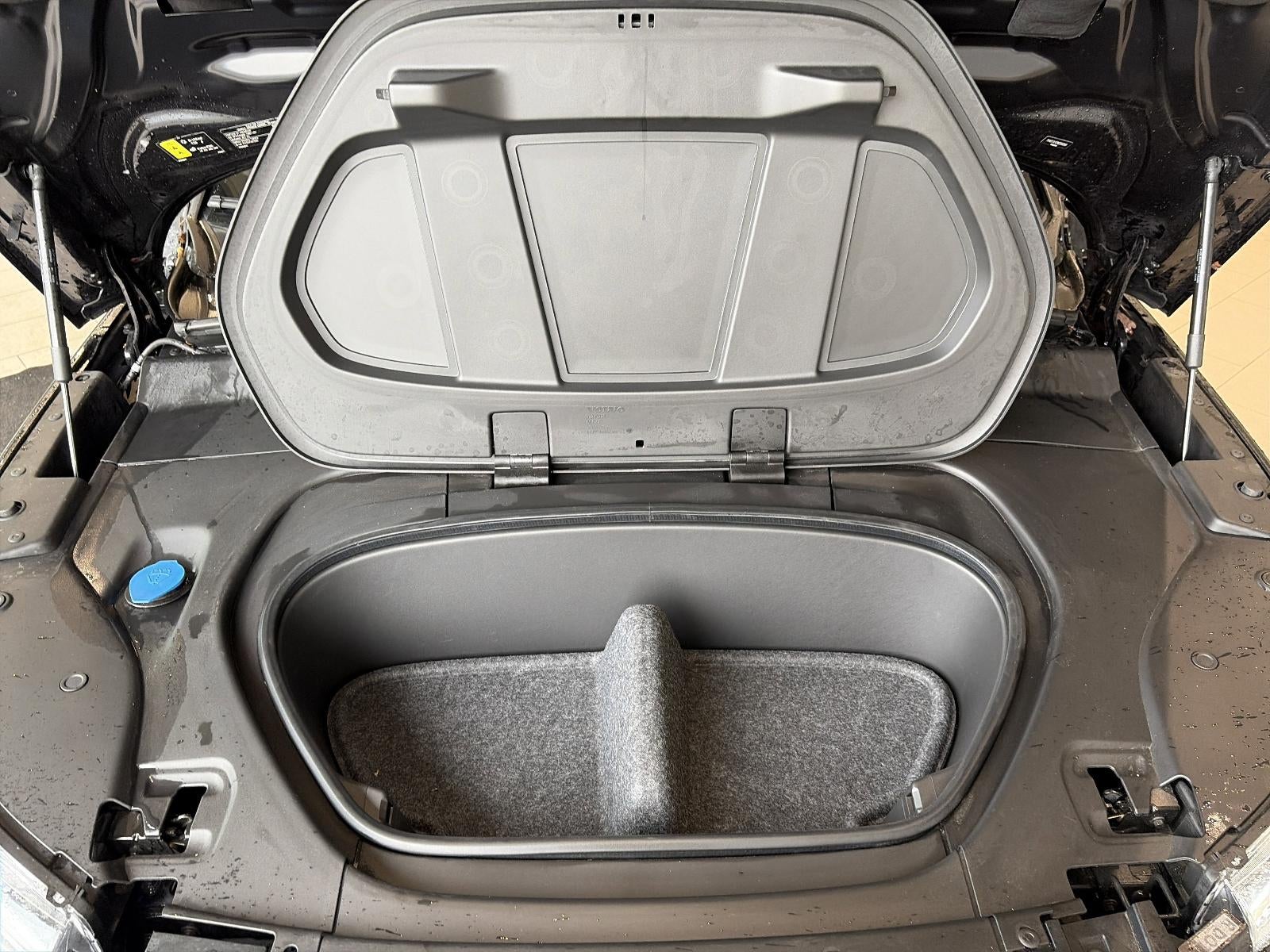 2021 Volvo XC40 Recharge P8 eAWD Pure Electric