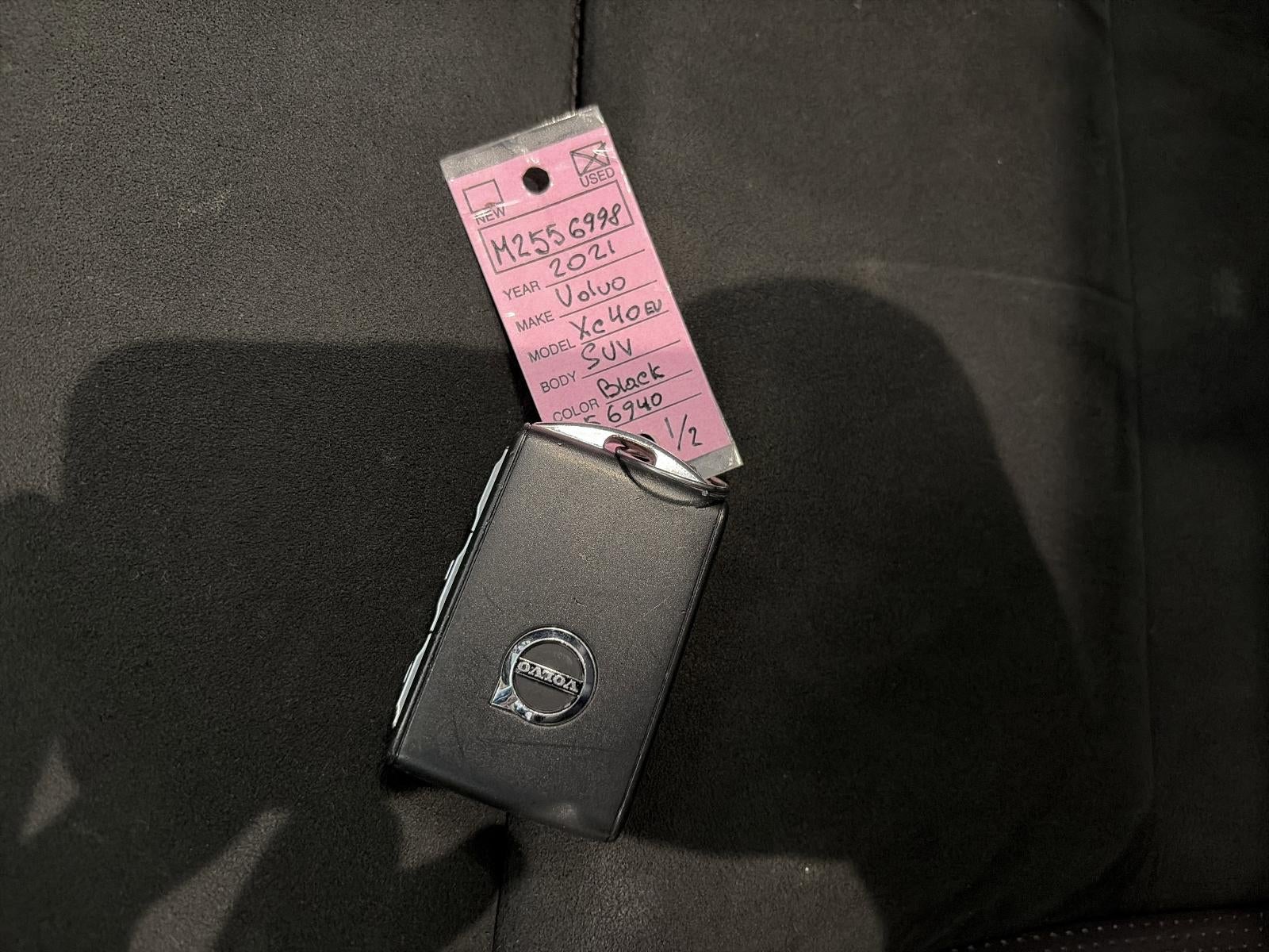 2021 Volvo XC40 Recharge P8 eAWD Pure Electric