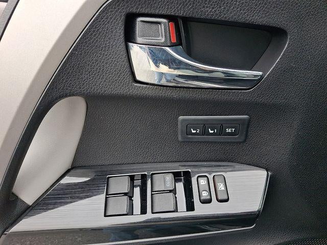 2016 Toyota RAV4 AWD 4dr Limited (GS)