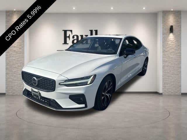 2024 Volvo S60 B5 FWD Core Dark Theme