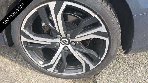 2025 Volvo S60 B5 AWD Plus