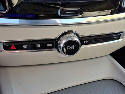 2024 Volvo S60 B5 AWD Plus Dark Theme