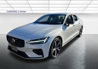 2024 Volvo S60 B5 AWD Plus Dark Theme