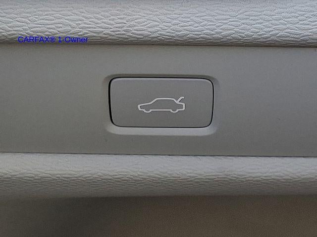 2024 Volvo S60 B5 AWD Plus Dark Theme