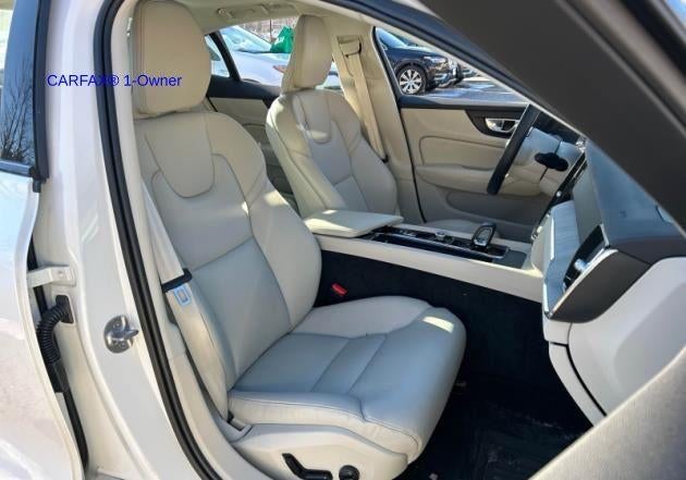 2024 Volvo S60 B5 AWD Plus Dark Theme