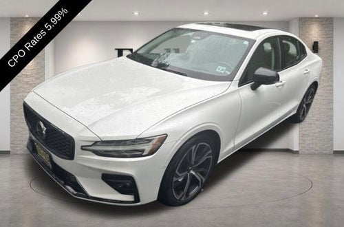 2024 Volvo S60 B5 AWD Ultimate Dark Theme