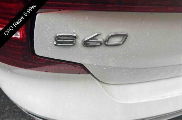 2024 Volvo S60 B5 AWD Ultimate Dark Theme