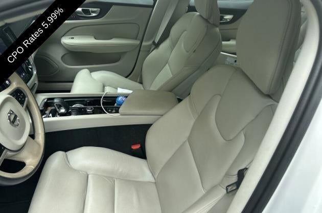 2024 Volvo S60 B5 AWD Ultimate Dark Theme