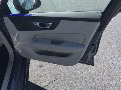 2023 Volvo S60 B5 AWD Plus Dark Theme