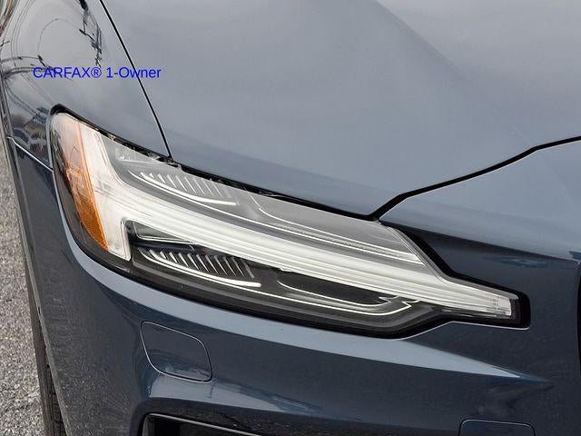 2023 Volvo S60 B5 AWD Plus Dark Theme