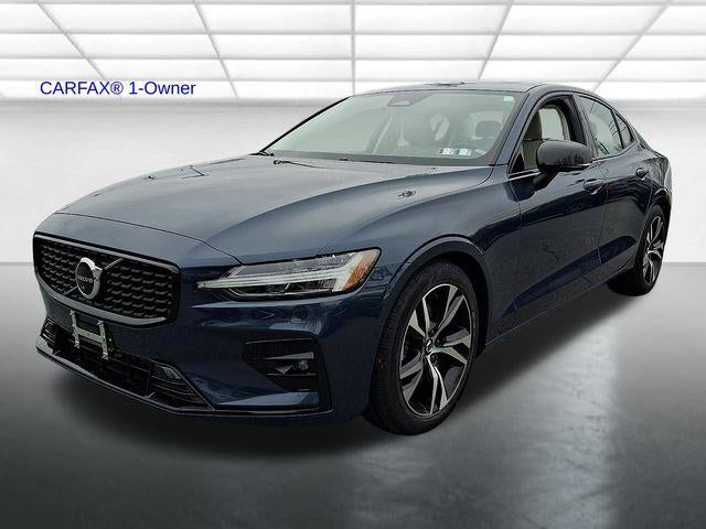 2023 Volvo S60 B5 AWD Plus Dark Theme