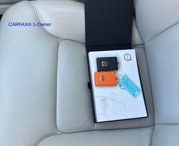 2023 Volvo S60 B5 AWD Plus Dark Theme