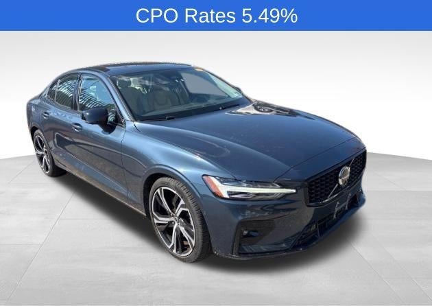 2023 Volvo S60 B5 AWD Plus Dark Theme