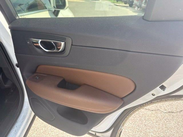 2018 Volvo XC60 T5 AWD Momentum