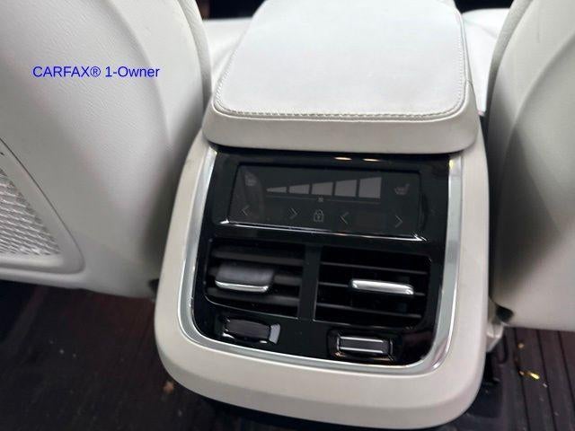 2024 Volvo XC90 B6 AWD Plus Bright Theme 7P
