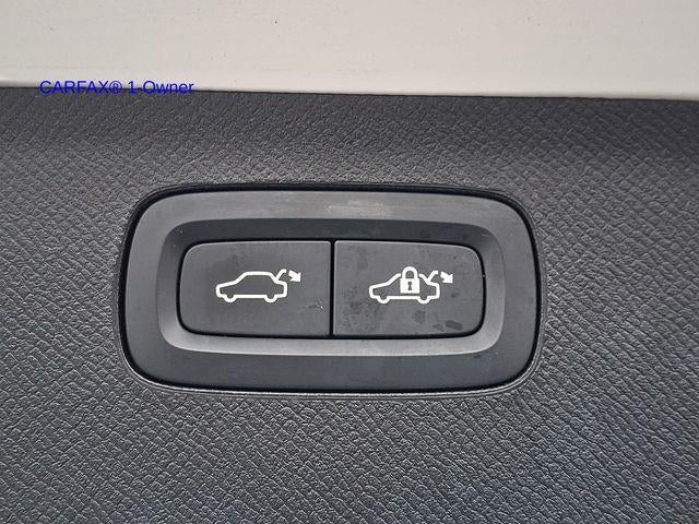 2024 Volvo XC90 B6 AWD Plus Bright Theme 7P