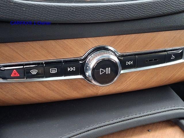 2024 Volvo XC90 B6 AWD Plus Bright Theme 7P