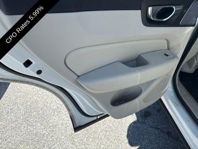 2023 Volvo XC60 B6 AWD Ultimate Bright Theme